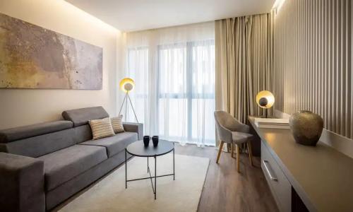 Aminess Laurel Khalani - 50