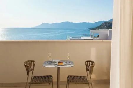 Aminess Laurel Khalani - 93