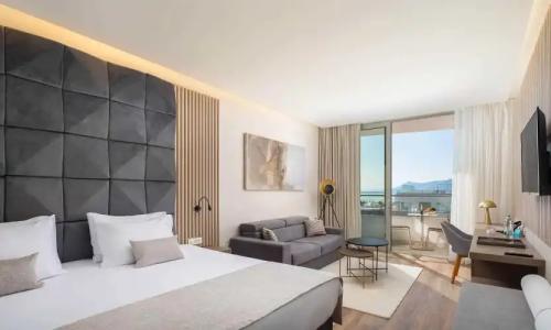 Aminess Laurel Khalani - 84