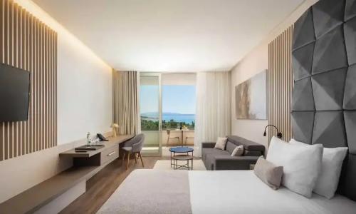 Aminess Laurel Khalani - 85