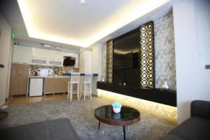 Restwon Suit, Istanbul