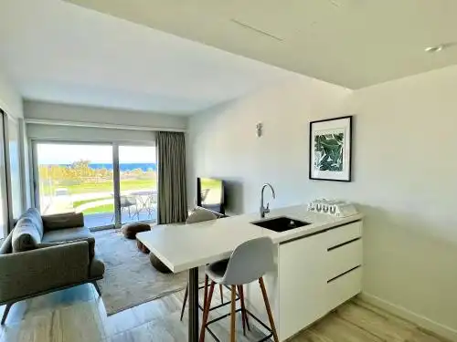 Emerald Suites - 1
