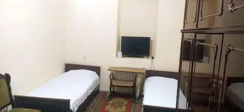 Flora's Guest House - 10