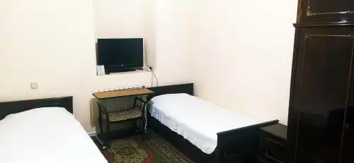 Flora's Guest House - 11