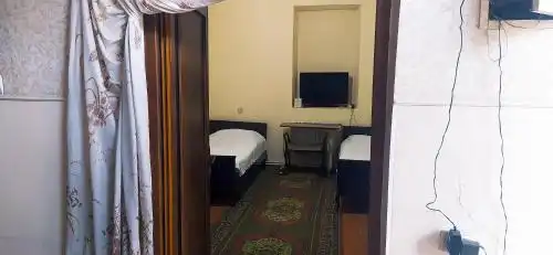 Flora's Guest House - 13