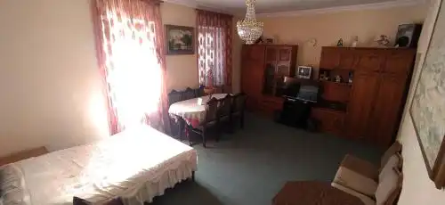 Flora's Guest House - 7