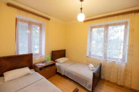 Sanahin Hayi Tun - 18