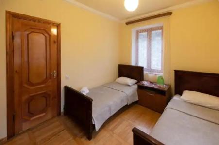 Sanahin Hayi Tun - 17