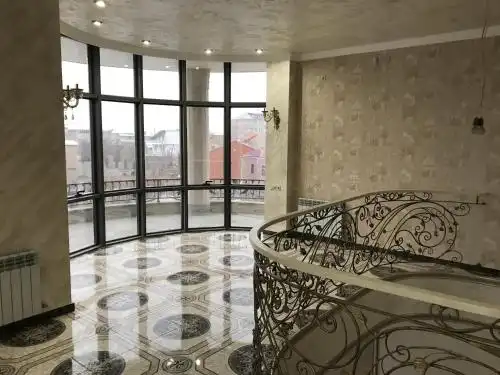 White Luxury Villa With Swimming Pool In City Center - 11