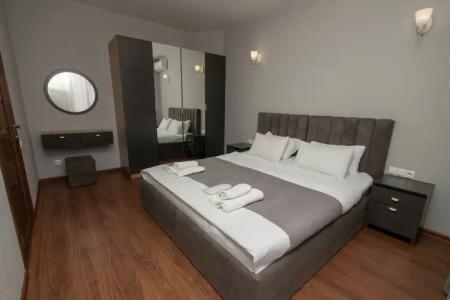 Hillside Guest house - 8