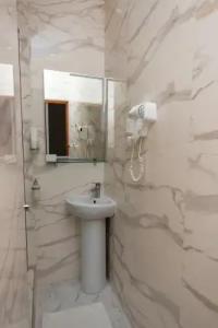 Hillside Guest house - 16