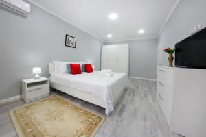 Sejfullina 497, Almaty