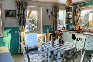 Dom Shishki Guest House, Ples