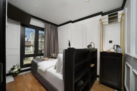 The Trinity Taksim - Special Category - 40