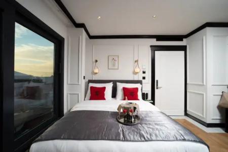 The Trinity Taksim - Special Category - 78