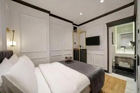 The Trinity Taksim - Special Category - 36