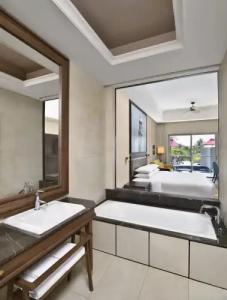 Sheraton Kosgoda Turtle Beach Resort - 72