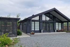 Forest Lake Cottage, Miass