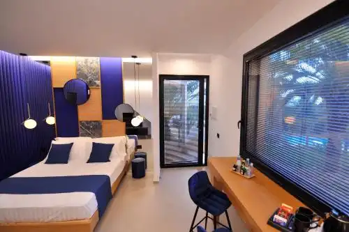 Emesh Boutique Suite - 2