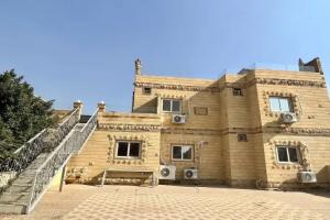 Life Pyramids Inn, Cairo