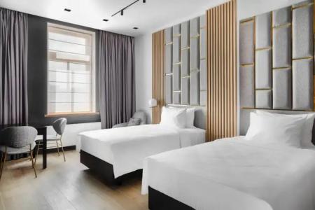 The Basilian Minsk, Curio Collection By Hilton - 126