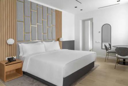 The Basilian Minsk, Curio Collection By Hilton - 120