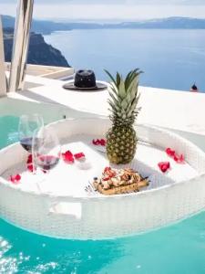 Caldera Cliff Illusion Suites - 11