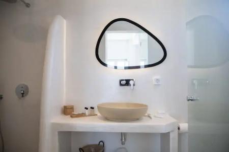 Caldera Cliff Illusion Suites - 8