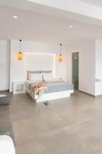 Caldera Cliff Illusion Suites - 125