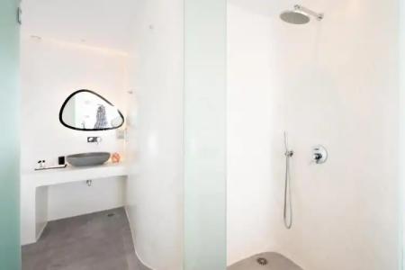 Caldera Cliff Illusion Suites - 60