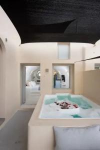 Caldera Cliff Illusion Suites - 31