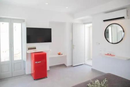 Caldera Cliff Illusion Suites - 105