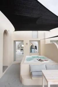 Caldera Cliff Illusion Suites - 30