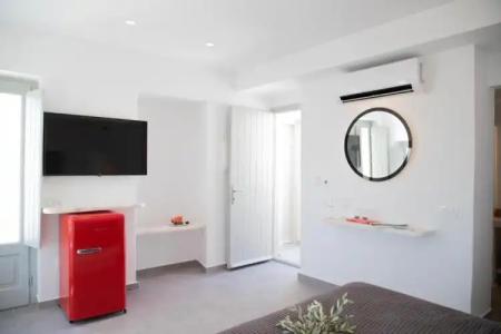 Caldera Cliff Illusion Suites - 99