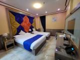 Deluxe Triple room with city view
