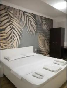 Riverside Boutique - 0