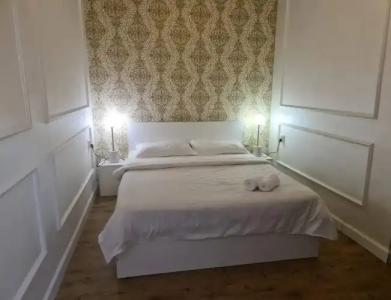 Riverside Boutique - 1