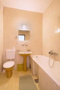 Madra Rooms and Apartments - 28