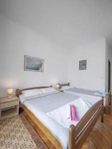 Madra Rooms and Apartments - 10