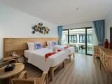 Deluxe room with pool view