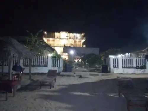 Queen Star Beach Resort - 10