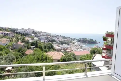 Britannia Apartments - By The KALAJA And Small Beach - 0