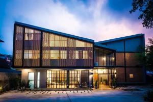Hug Inn, Phrae