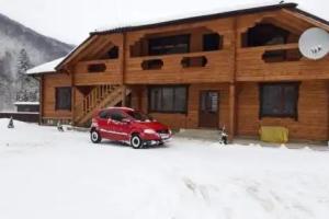 Derevyaniy kotedzh Cottage, Vijnita