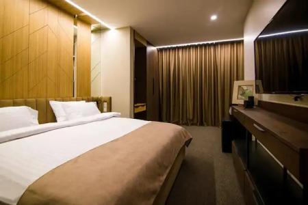 Cartez by Horizons, - 101