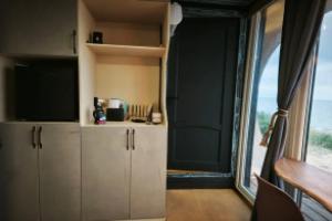 House by the sea, Yantarny