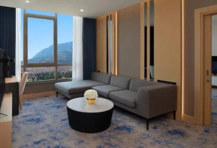 DoubleTree by Hilton - 66