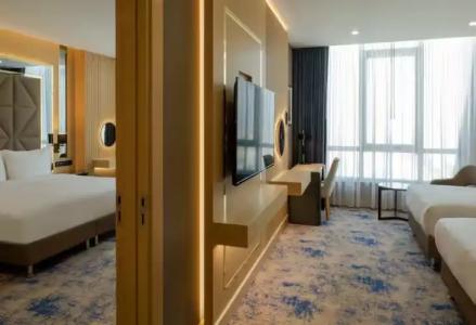 DoubleTree by Hilton - 64