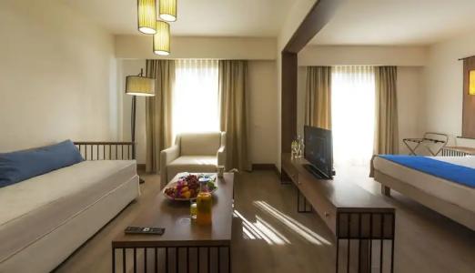 Liv By Bellazure - 63