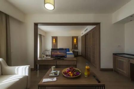 Liv By Bellazure - 61